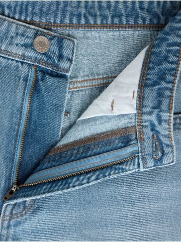 TWO SOON Jeansshorts in Light Blue Denim