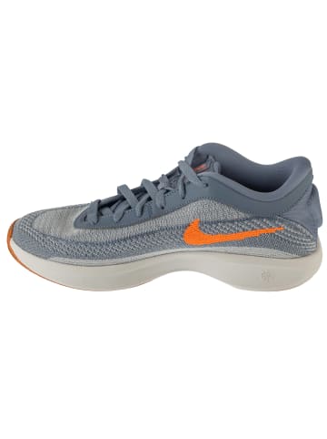 Nike Nike G.T. Hustle Academy in Blau