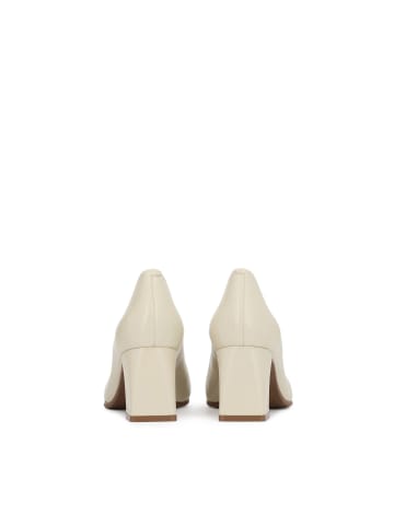 Kazar Pumps in Off-white