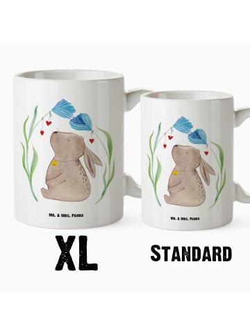 Mr. & Mrs. Panda Riesenkaffeetasse Hase Blume ohne Spruch in Weiß