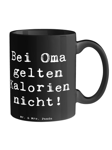 Mr. & Mrs. Panda Tasse Oma Kalorien mit Spruch in Schwarz