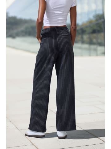 LASCANA Schlupfhose in schwarz gestreift