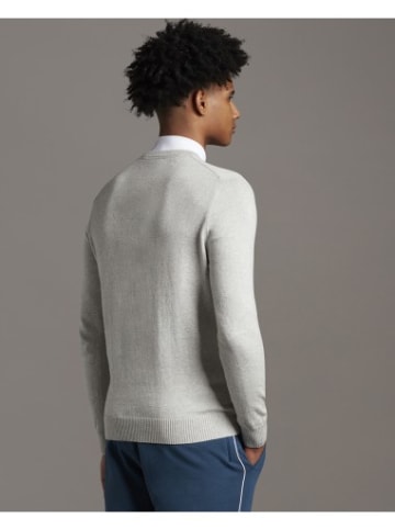 Lyle & Scott Pullover in Grau