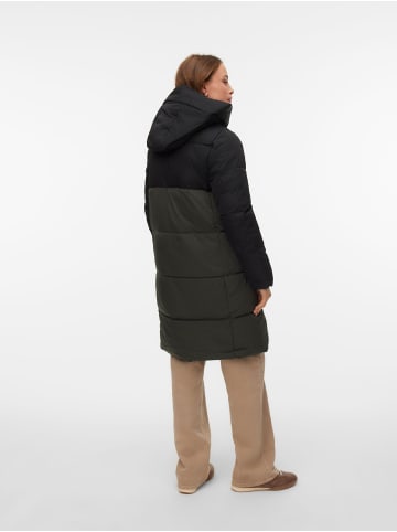 Vero Moda Mantel in Black