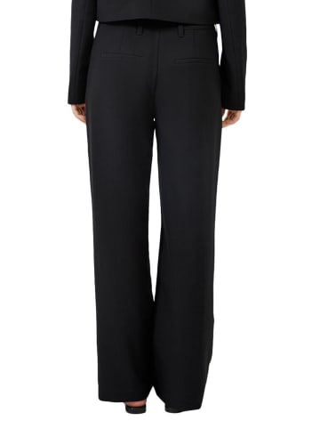 Q/S designed by Hose in Schwarz