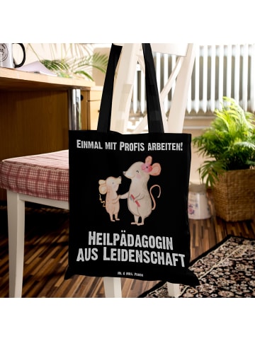 Mr. & Mrs. Panda Tragetasche Heilpädagogin Leidenschaft mit Spruch in Schwarz
