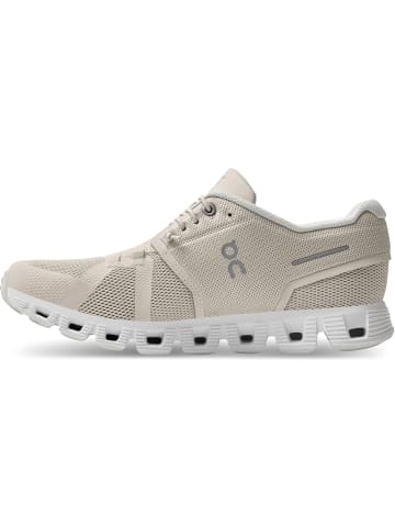 On Sneaker Cloud 5 in pearl-white
