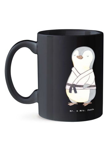 Mr. & Mrs. Panda Geschenktasse Karate Trainerin mit Spruch in Schwarz