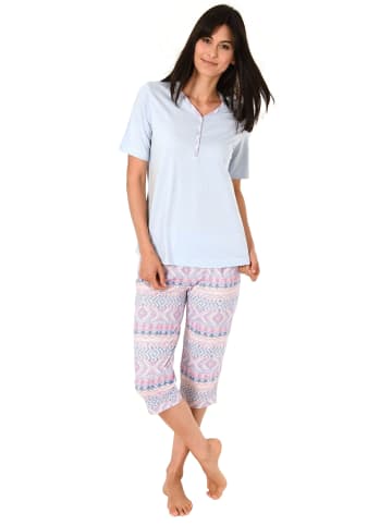 NORMANN Kurzarm Capri Schlafanzug Pyjama Ethnolook in hellblau