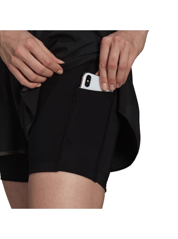 adidas Short in Schwarz