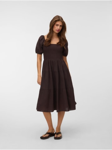 Vero Moda Gesmoktes Kleid in Chocolate Torte