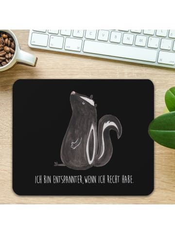 Mr. & Mrs. Panda Mauspad Stinktier Sitzen mit Spruch in Schwarz