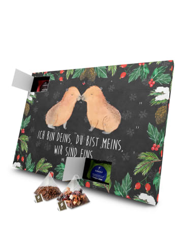Mr. & Mrs. Panda Tee Adventskalender Capybara Liebe mit Spruch in Kreidetafel