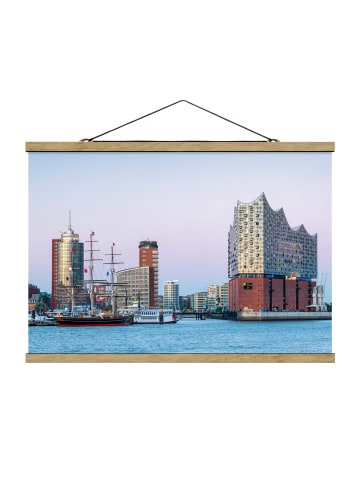 WALLART Stoffbild mit Posterleisten - Elbphilharmonie Hamburg in Rot