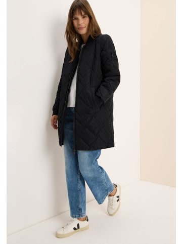 Cecil Mantel in Black