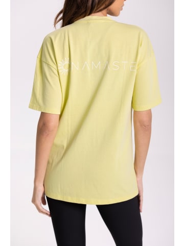 Onamaste Oversize-T-Shirt in Gelb