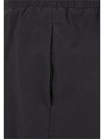 Urban Classics Short in black