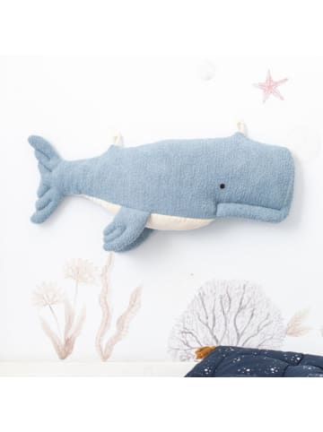 Crochetts Beluga-Kuscheltier in Hellblau – (B)28 x (H)75 x (T)12 cm