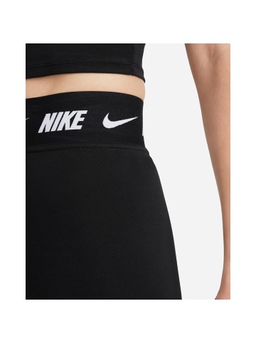 Nike Mesh in Schwarz
