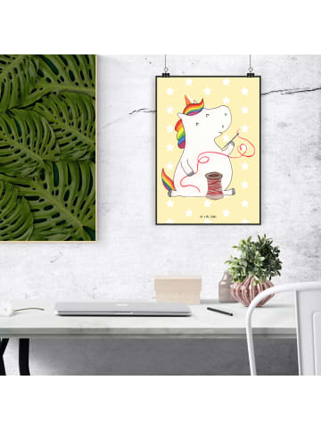 Mr. & Mrs. Panda Poster Einhorn Näherin ohne Spruch in Gelb Pastell