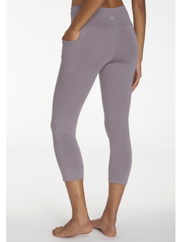 LASCANA ACTIVE 3/4-Leggings in lavendel