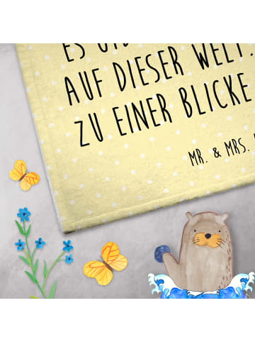 Mr. & Mrs. Panda Gästehandtuch Pinguin mit Kind mit Spruch in Gelb Pastell