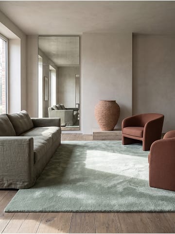 KADIMA DESIGN Hochflorteppich aus Polyester, 16 mm Flor auf Antirutsch-Rücken in Grün