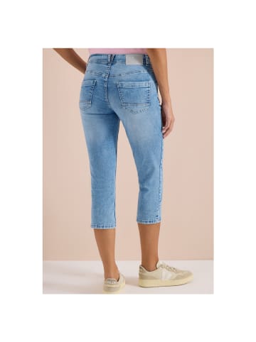 Cecil Capri in light blue washed