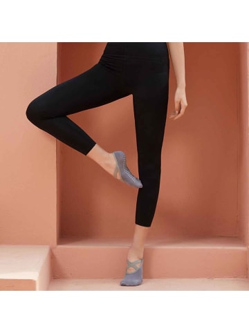 MUNADUNA Yoga-Socken mit Kreuzriemen in Rosa