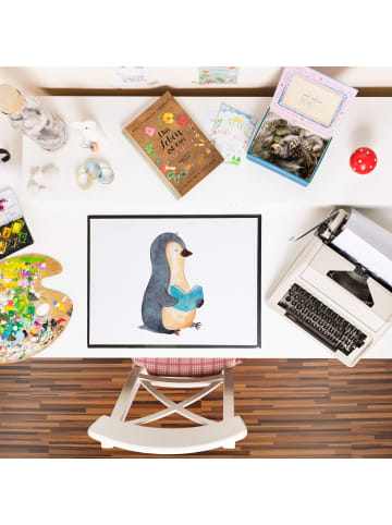 Mr. & Mrs. Panda Schreibtischunterlage Pinguin Buch ohne Spruch in Weiß
