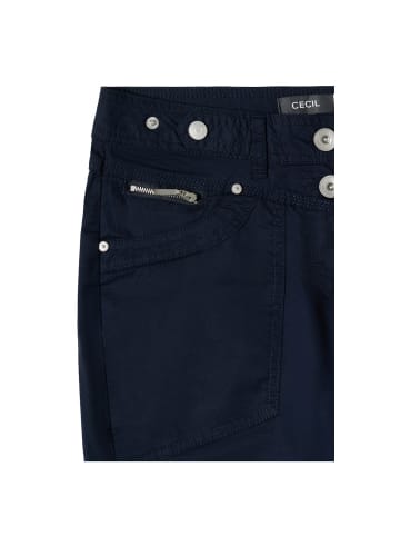 Cecil Capri in universal blue
