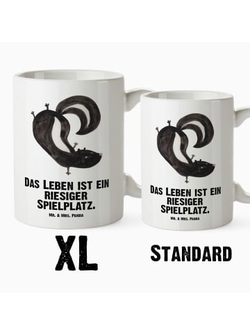 Mr. & Mrs. Panda Kaffeetasse Stinktier Handstand mit Spruch in Weiß