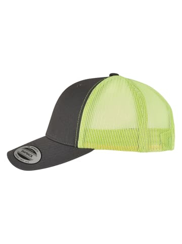  Flexfit Trucker in charcoal/ neon green