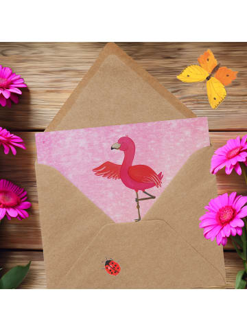 Mr. & Mrs. Panda Deluxe Karte Flamingo Yoga mit Spruch in Aquarell Pink