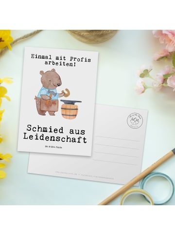 Mr. & Mrs. Panda Postkarte Schmied Leidenschaft mit Spruch in Weiß