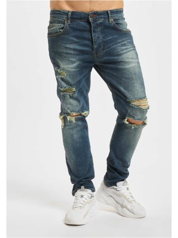 2Y Premium 2Y Premium in blue