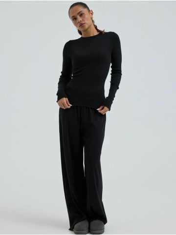 Seamless Basic Top Wooly in Black