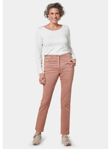 GOLDNER Hose Carla in jeanstypischer Form und trendstarker Farbe in caramel
