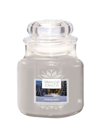 Yankee Candle Duftkerze Candlelit Cabin Small in Grau