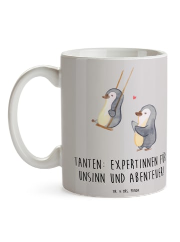 Mr. & Mrs. Panda Tasse Tante Abenteuer mit Spruch in Grau Pastell