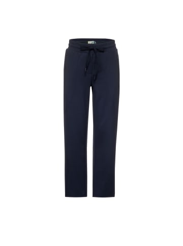 Cecil Capri in deep blue