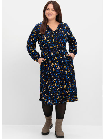 sheego Druckkleid in tiefblau-gemustert