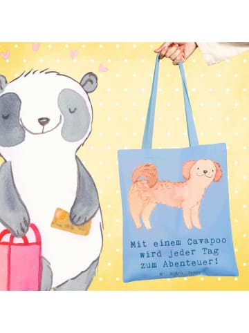 Mr. & Mrs. Panda Schultertasche Cavapoo Abenteuer mit Spruch in Sky Blue