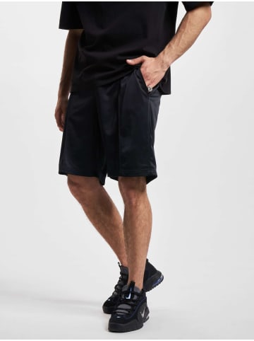 Redefined Rebel Redefined Rebel Cargo Shorts in black