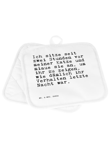 Mr. & Mrs. Panda Topflappen Ich sitze seit zwei... mit Spruch in Weiß