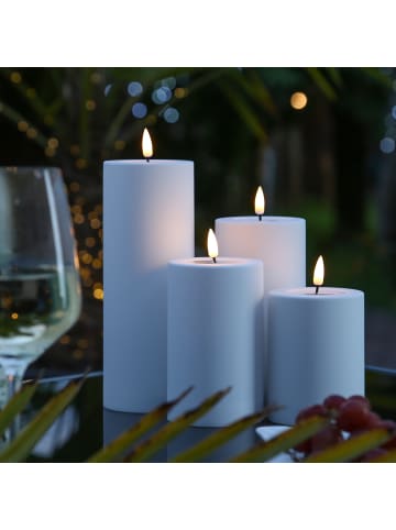 Deluxe Homeart LED Kerze MIA für Innen/Außen flackernd H: 10cm D: 7,5cm in weiß