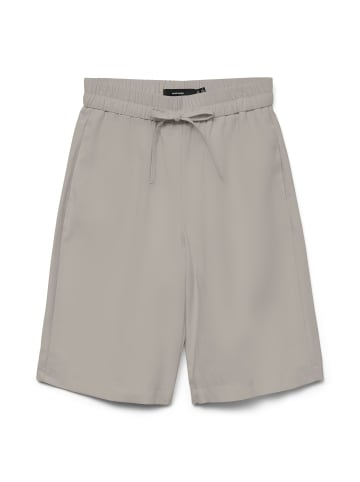 Vero Moda Shorts in Silver Lining