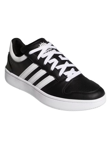 adidas Hoops Classic in Schwarz