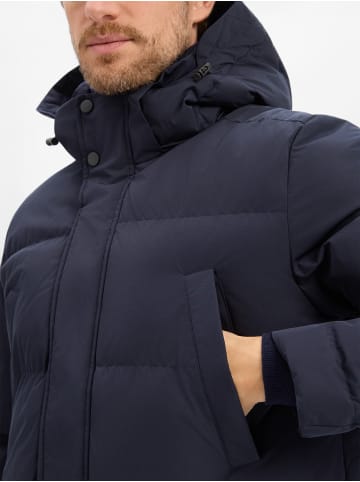 Andrew James Steppjacke in marine
