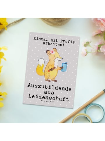 Mr. & Mrs. Panda Postkarte Auszubildende Leidenschaft mit Spruch in Grau Pastell